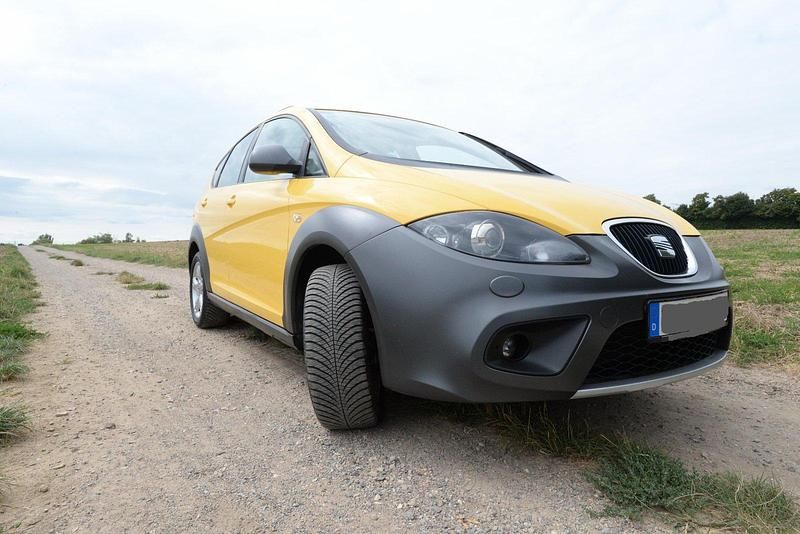 Gelb Gebraucht 2007 Seat Altea Van / Kleinbus | 6.800 € - Bild 1/4
