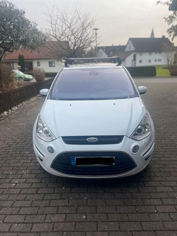 Gebraucht Ford S-MAX Titanium 140 PS (102 kW) 2011 Weiß Van / Kleinbus