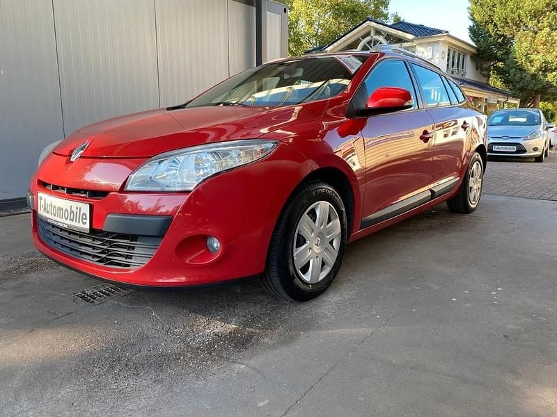 Gebraucht Renault Mégane GrandTour Expression 106 PS (77 kW) 2012 Rot Kombi