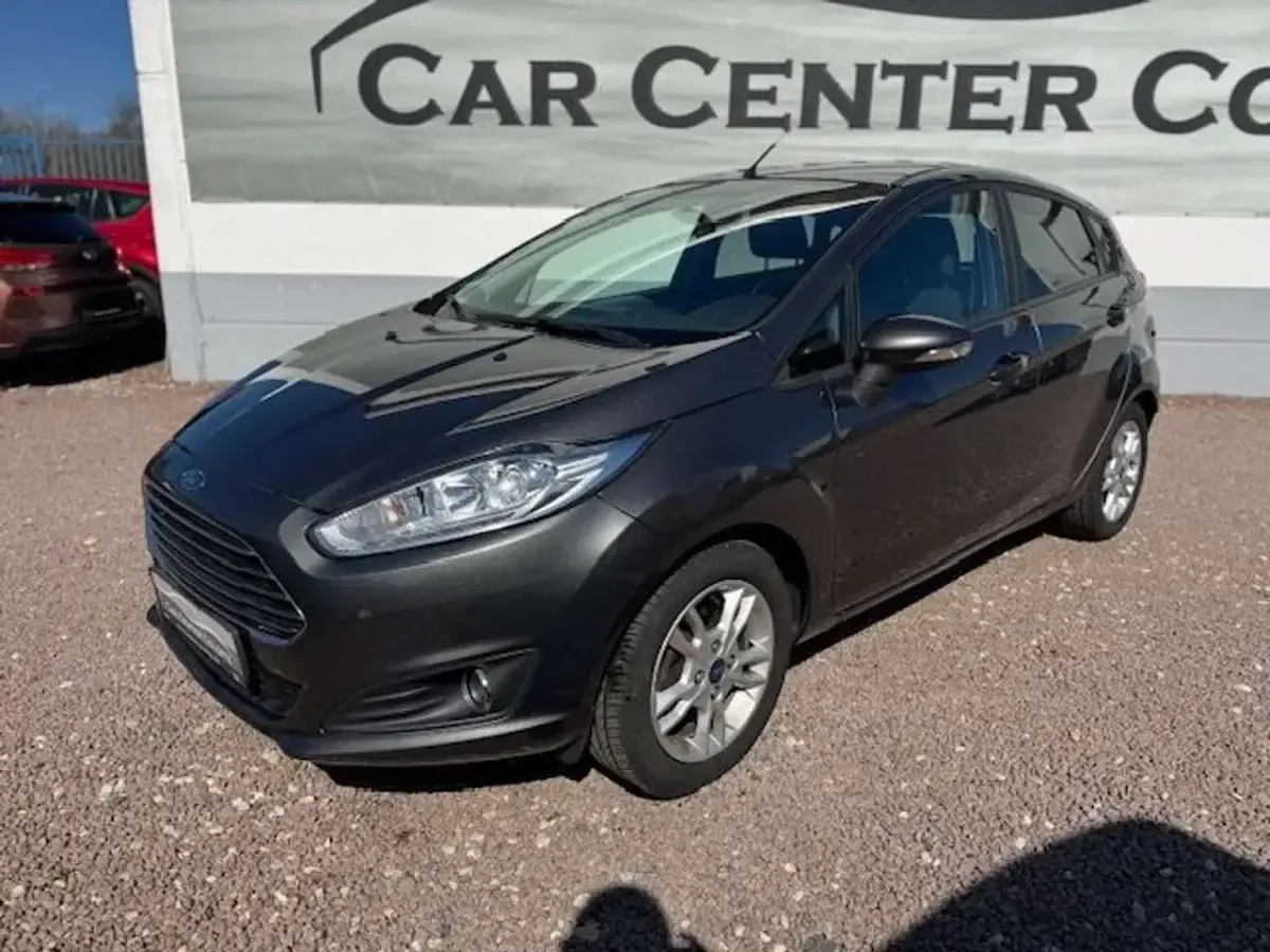 Gebraucht Ford Fiesta 101 PS (74 kW) 2015 Grau Kleinwagen