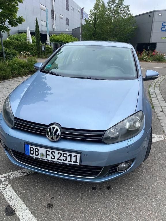 Blau Gebraucht 2012 VW Golf VII Comfortline Limousine | 3.990 € (Superpreis) - Bild 1/4