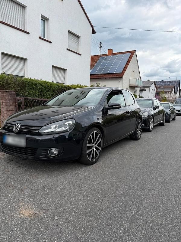 Second-hand VW Golf 105 CP (77 kW) 2011 Negru Coupe