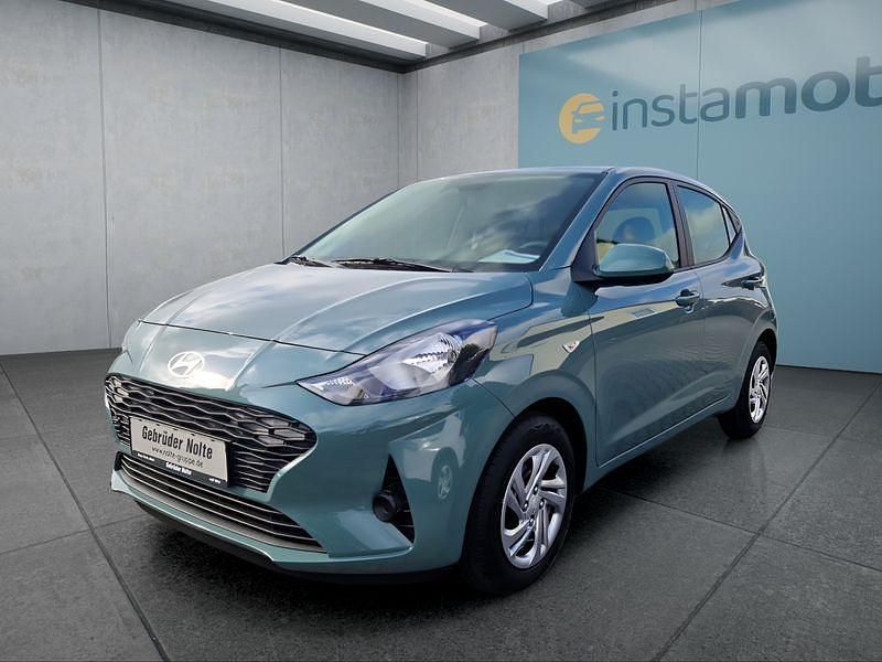 Grün Neu 2025 Hyundai i10 Kleinwagen | 16.999 € (Fairer Preis) - Bild 1/4