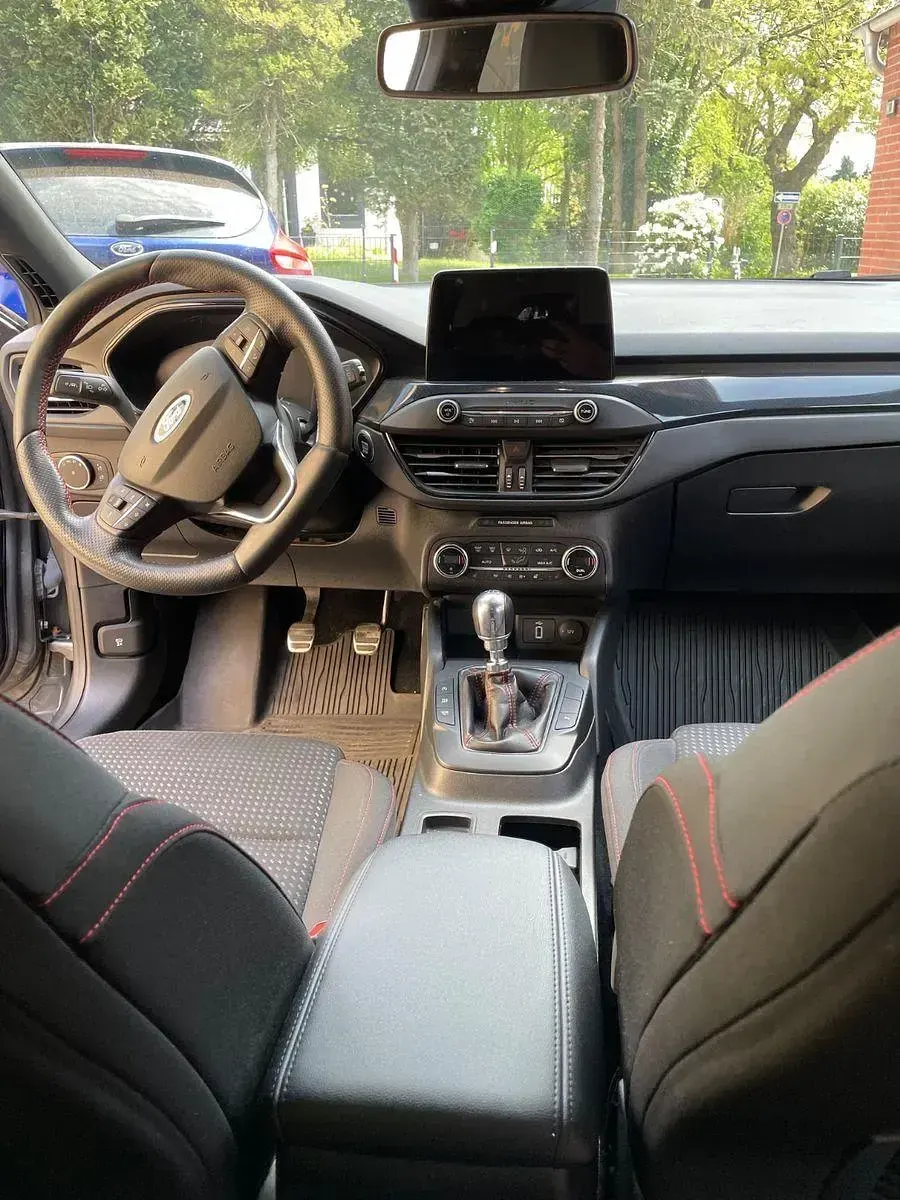 Gebraucht Ford Focus ST-Line 150 PS (110 kW) 2019 Grau Kombi