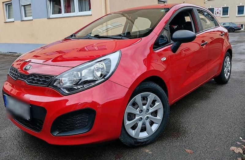 Rot Gebraucht 2013 Kia Rio Kleinwagen | 5.200 € (Guter Preis) - Bild 1/4