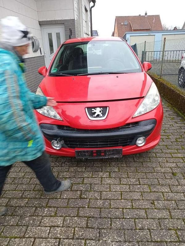 Gebraucht Peugeot 207 Urban Move 73 PS (53 kW) 2009 Limousine