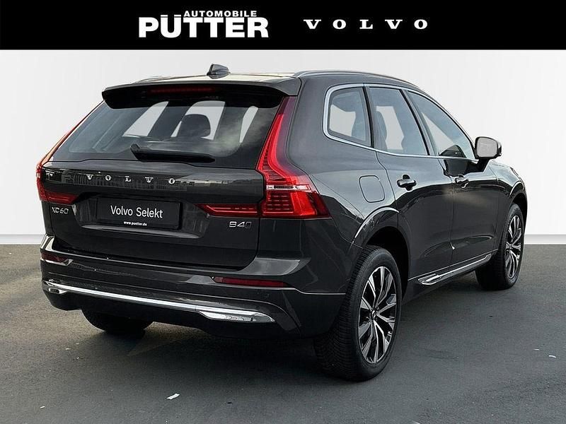 Gebraucht Volvo XC60 Plus 197 PS (144 kW) 2022 Grau SUV