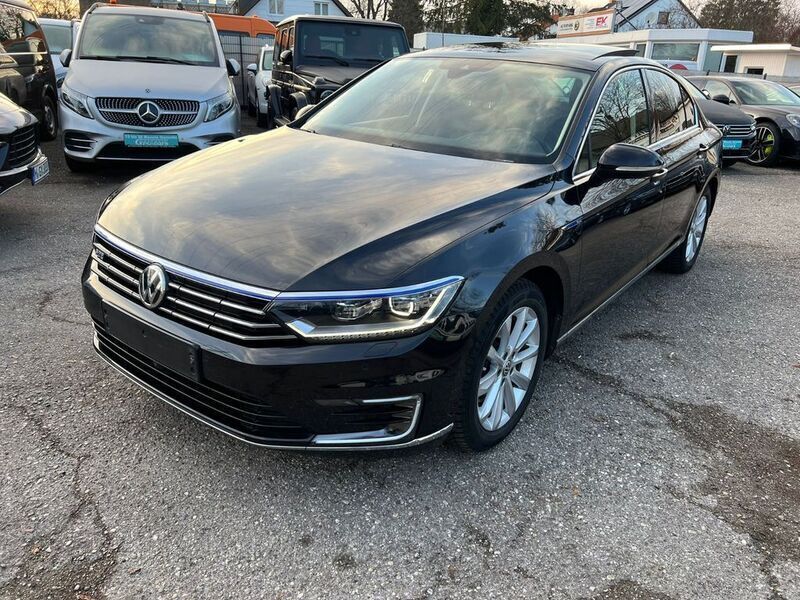 Schwarz Gebraucht 2018 VW Passat Sport Limousine | 19.900 € (Fairer Preis) - Bild 1/4