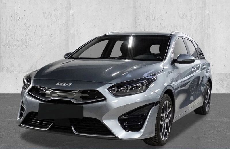 Silber Gebraucht 2023 Kia Ceed Sportswagon Platinum Edition Kombi | 32.030 € - Bild 1/4