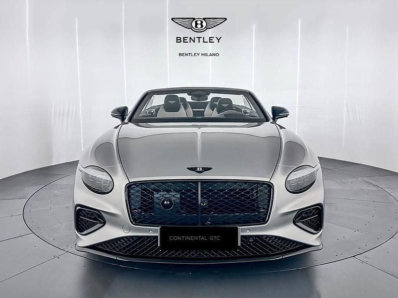 Neu Bentley Continental 680 PS (500 kW) 2026 Grau Cabrio