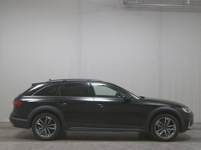 Brillantschwarz Gebraucht 2022 Audi A4 Allroad Ambiente Kombi | 22.250 € (Fairer Preis) - Bild 1/4