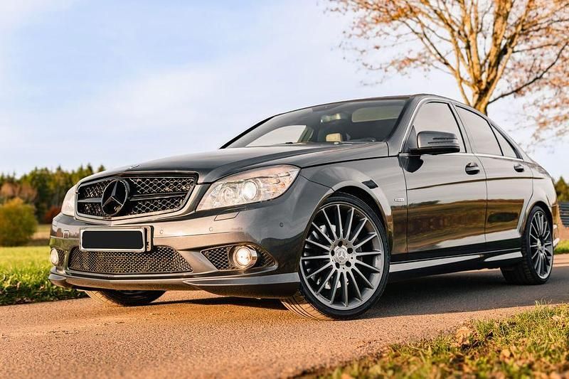 Grau Gebraucht 2009 Mercedes C350 Avantgarde Limousine | 10.000 € (Teuer) - Bild 1/4