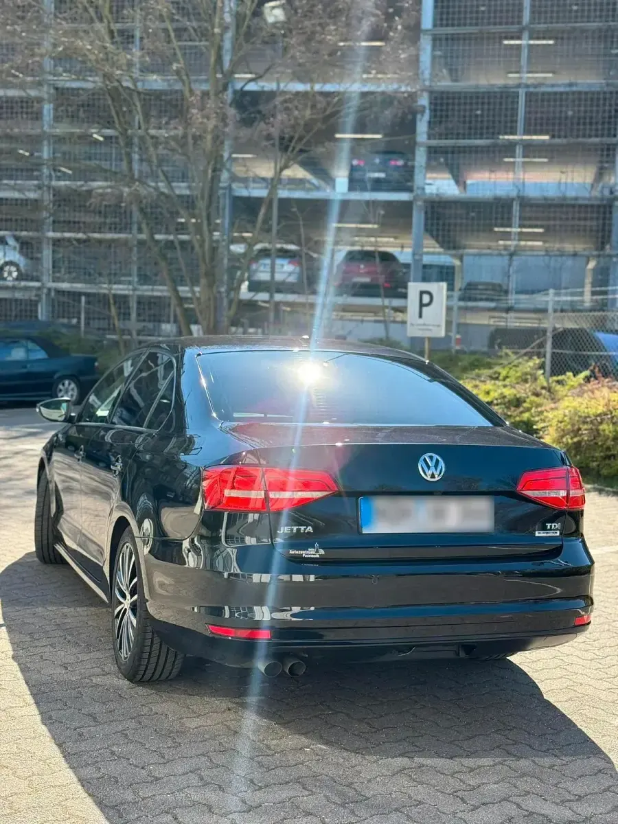 Second-hand VW Jetta 150 CP (110 kW) 2015 Negru Berlinǎ
