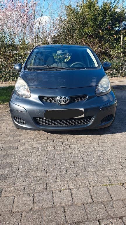 Gebraucht Toyota Aygo 68 PS (50 kW) 2009 Grau Kleinwagen