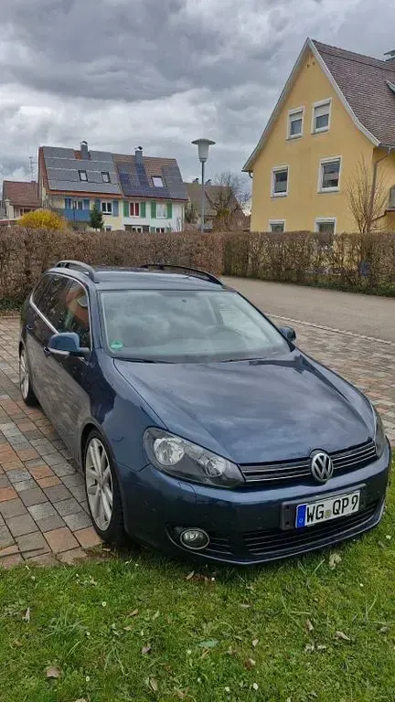 Gebraucht VW Golf VI Comfortline 122 PS (89 kW) 2011 Blau Kleinwagen