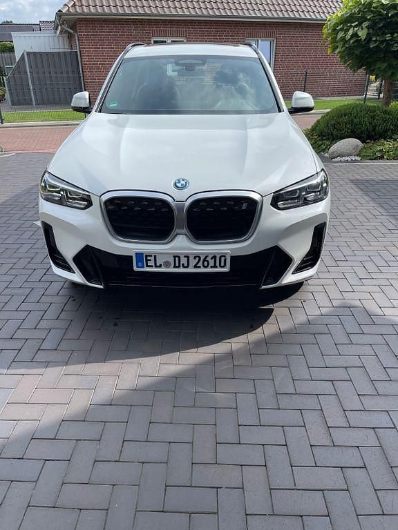 Weiß Gebraucht 2023 BMW iX3 Impressive SUV | 40.000 € (Superpreis) - Bild 1/4