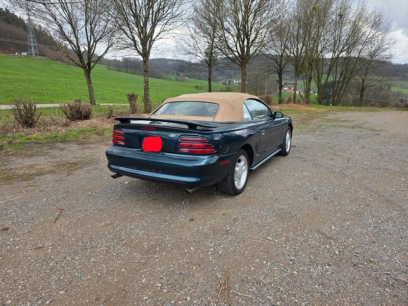 Second-hand Ford Mustang 228 CP (167 kW) 1994 Verde Cabrio