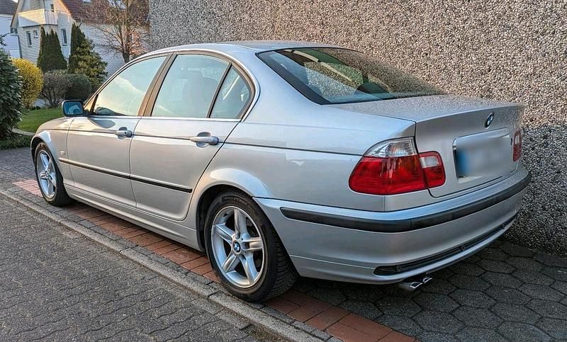 Gebraucht BMW 320 150 PS (110 kW) 1999 Silber Limousine