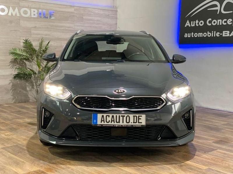 Gebraucht Kia Ceed Spirit 105 PS (77 kW) 2020 Dark penta (metallic) Kleinwagen