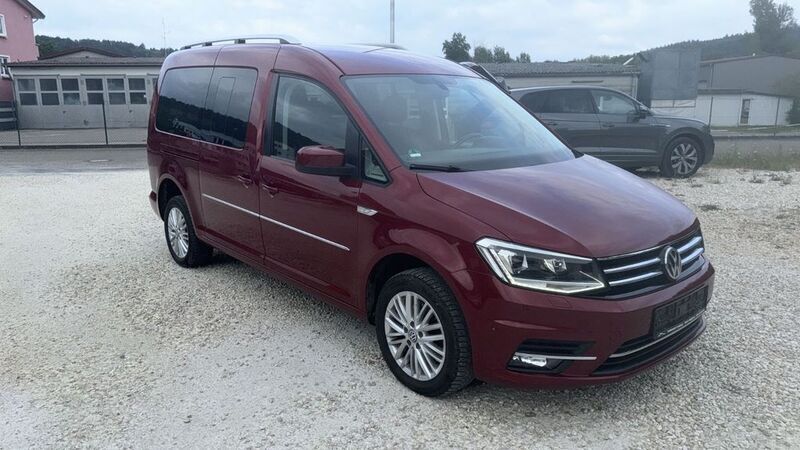 Rot Gebraucht 2016 VW Caddy Maxi Highline Van / Kleinbus | 13.900 € - Bild 1/4