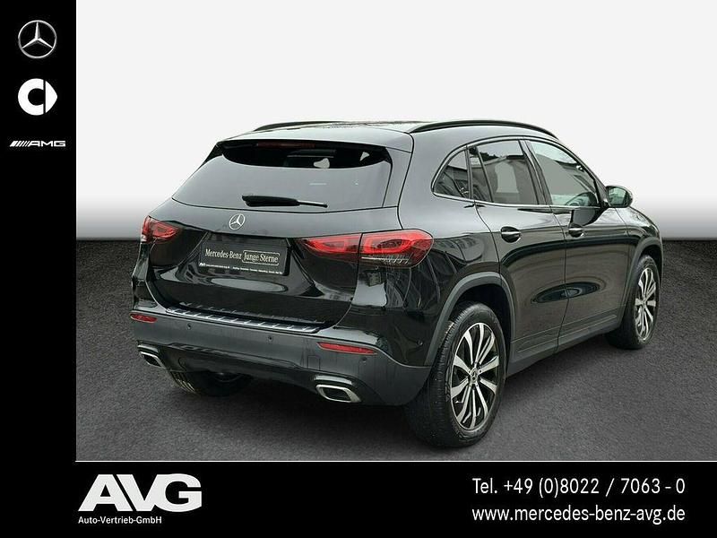 Gebraucht Mercedes GLA220 Progressive 190 PS (139 kW) 2022 Unilack nachtschwarz SUV