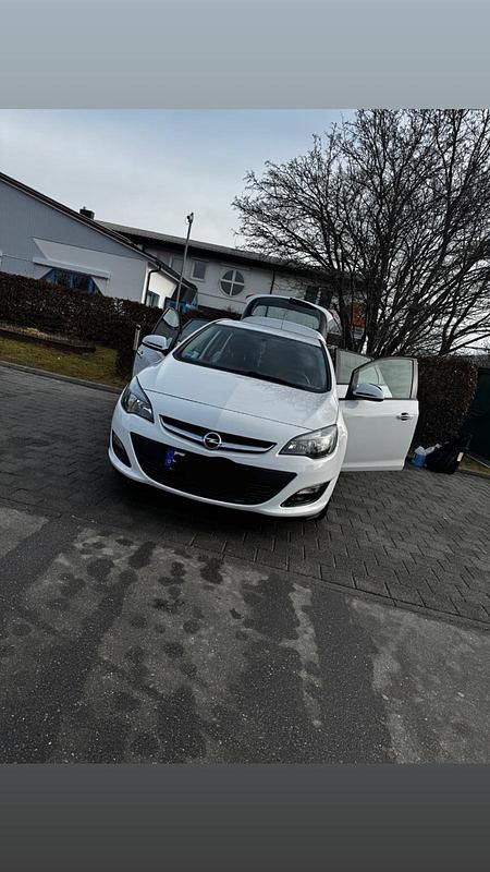 Gebraucht Opel Astra 120 PS (88 kW) 2014 Weiß Limousine