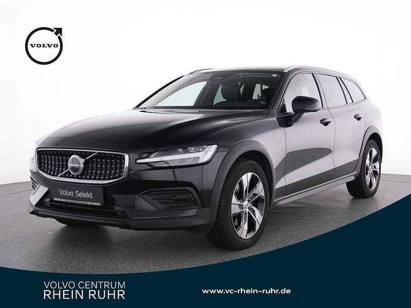 Schwarz onyx black / metallic Gebraucht 2023 Volvo V60 CC Plus Kombi | 36.990 € (Guter Preis) - Bild 1/4