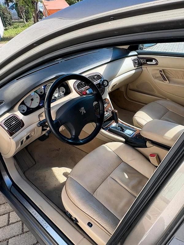 Gebraucht Peugeot 607 133 PS (97 kW) 2003 Gold Limousine