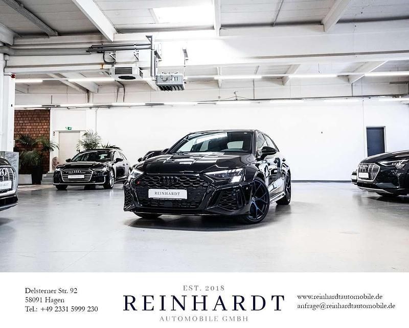 Mythosschwarz Gebraucht 2023 Audi RS3 Sportback Comfort Kleinwagen | 54.470 € - Bild 1/3