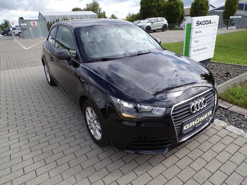 Schwarz Gebraucht 2012 Audi A1 Attraction Kleinwagen | 5.990 € (Superpreis) - Bild 1/4