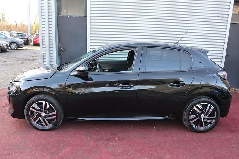 Gebraucht Peugeot 208 Allure 101 PS (74 kW) 2024 Schwarz Kleinwagen