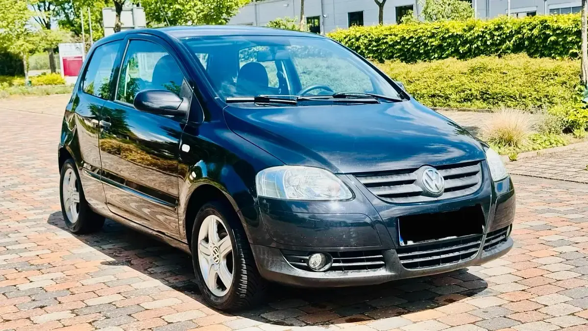 Gebraucht VW Fox Style 60 PS (44 kW) 2011 Schwarz Kleinwagen