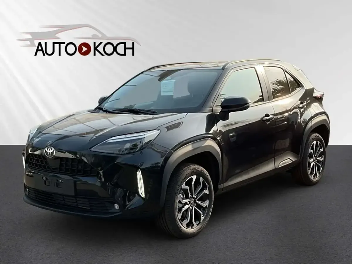 Neu Toyota Yaris Cross 131 PS (96 kW) 2025 Schwarz SUV