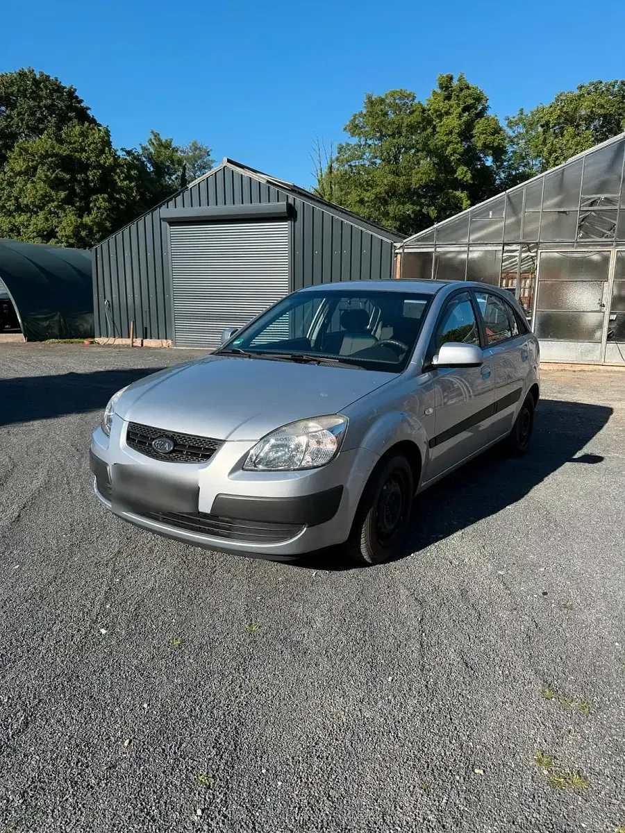 Gebraucht Kia Rio 96 PS (70 kW) 2007 Silber Kleinwagen