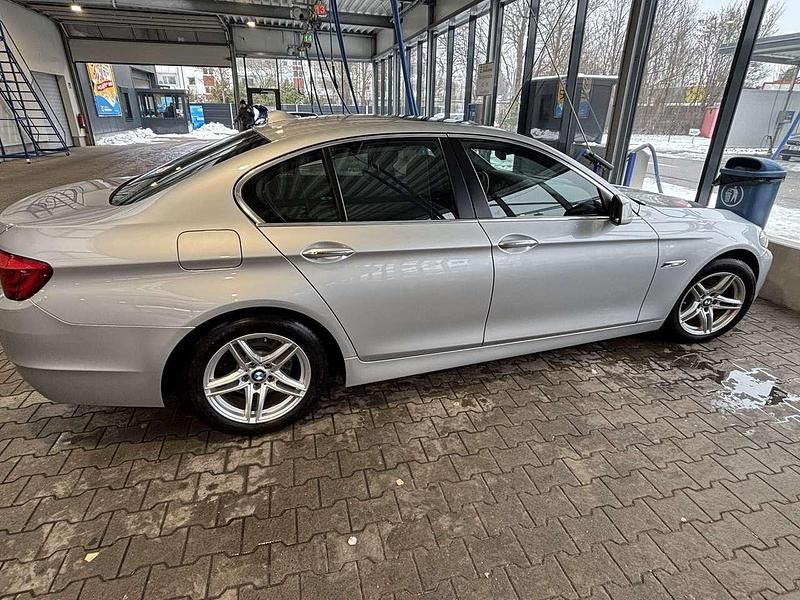 Gebraucht BMW 525 204 PS (150 kW) 2010 Grau Limousine