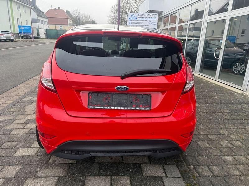 Gebraucht Ford Fiesta Sport 140 PS (102 kW) 2015 Rot Limousine