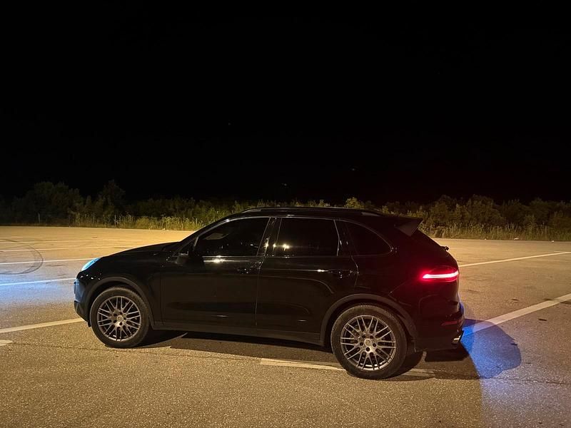Schwarz Gebraucht 2015 Porsche Cayenne SUV | 25.700 € (Fairer Preis) - Bild 1/4
