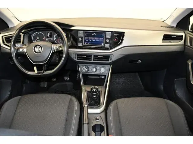 Usata VW Polo Comfortline 90 CV (66 kW) 2019 Grigio Berlina