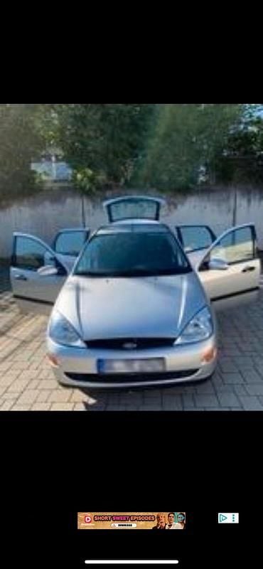 Silber Gebraucht 2000 Ford Focus Limousine | 500 € (Superpreis) - Bild 1/4