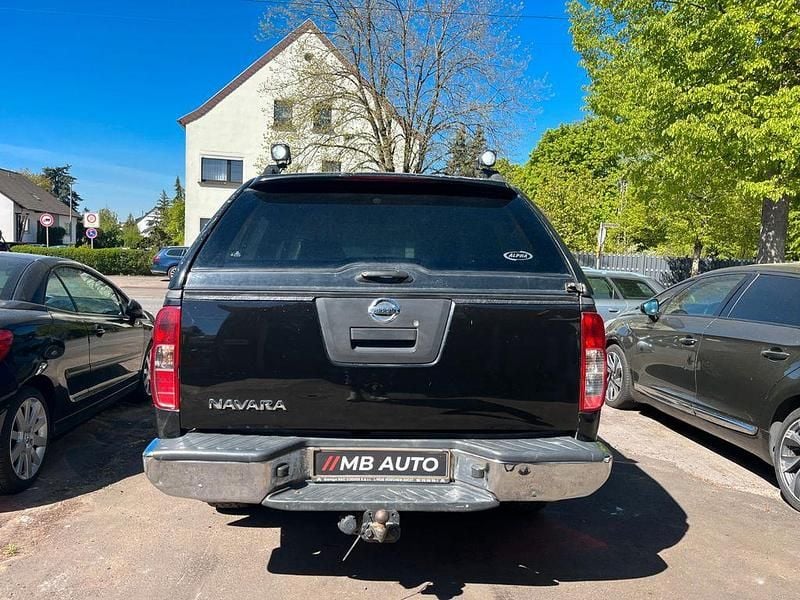 Second-hand Nissan Navara 2010 Negru Pickup