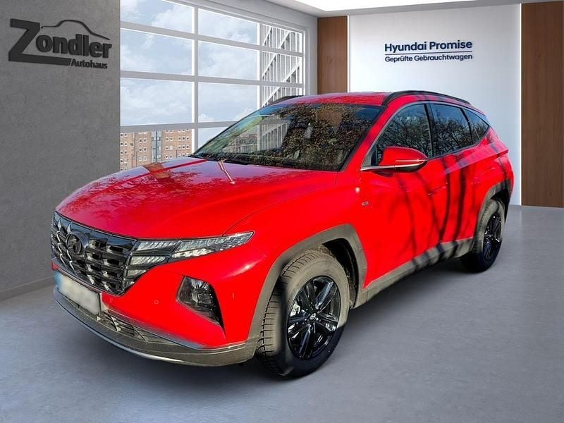 Rot engine red Gebraucht 2024 Hyundai Tucson Trend SUV | 27.490 € (Superpreis) - Bild 1/4