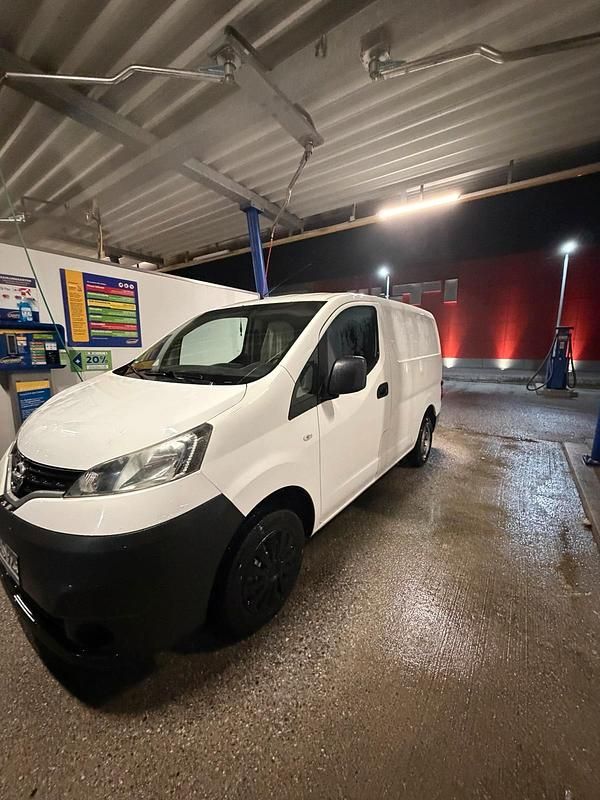 Weiß Gebraucht 2016 Nissan NV200 Van | 7.500 € - Bild 1/4