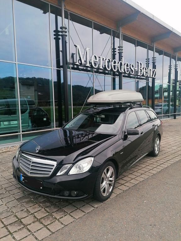 Schwarz Gebraucht 2010 Mercedes 220 Limousine | 4.500 € (Superpreis) - Bild 1/1