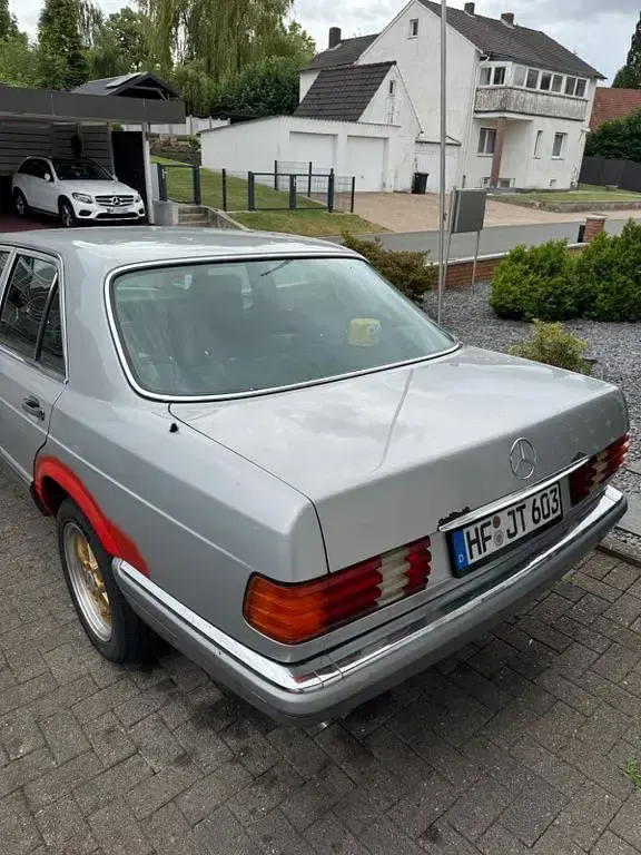 Gebraucht Mercedes S300 179 PS (131 kW) 1987 Silber Limousine