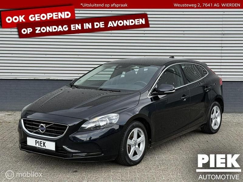 Schwarz Gebraucht 2014 Volvo V40 Business Edition Kombi | 5.999 € (Guter Preis) - Bild 1/3