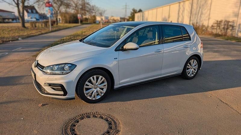 Gebraucht VW Golf VII Join 150 PS (110 kW) 2018 Weiß Limousine