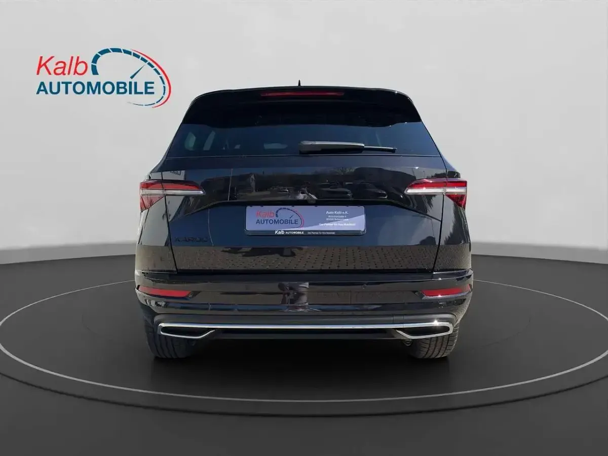 Neu Skoda Karoq SportlinePlus 150 PS (110 kW) 2026 Blackmagic perleffekt SUV