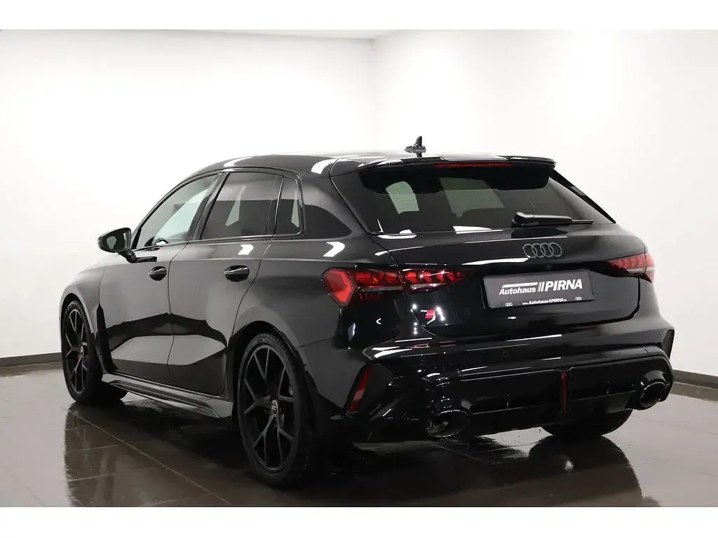 Gebraucht Audi RS3 Sport 400 PS (294 kW) 2025 Schwarz Limousine
