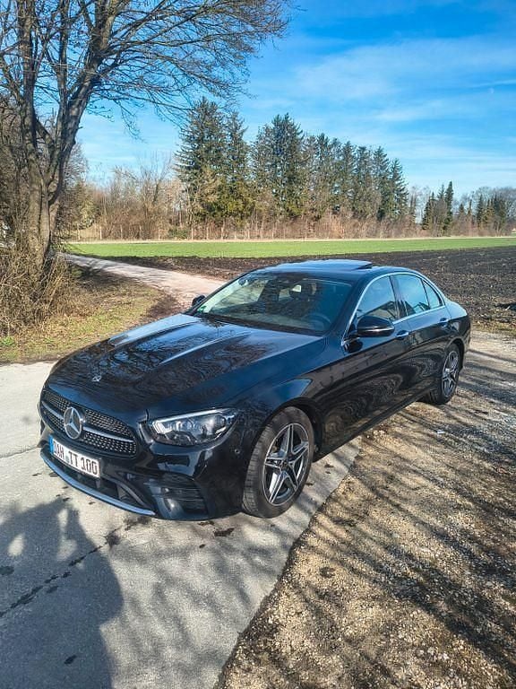 Second-hand Mercedes E200 160 CP (117 kW) 2020 Negru Berlinǎ