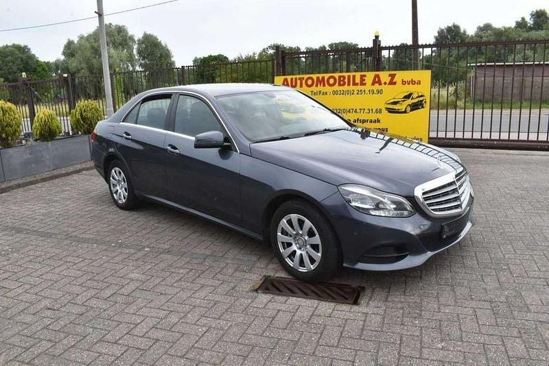 Grau Gebraucht 2014 Mercedes E200 Elegance Limousine | 6.800 € (Guter Preis) - Bild 1/4